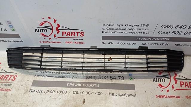Решетка переднего бампера 5311233120 TOYOTA