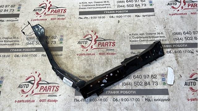 Рамка радиатора правая 5320242900 TOYOTA