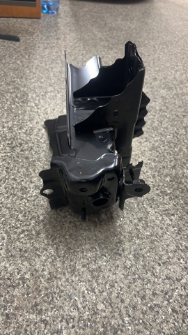 TOYOTA 5701433010 Кронштейн усилителя переднего бампера в наличии Винница