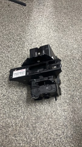 Кронштейн усилителя переднего бампера 5701433010 TOYOTA