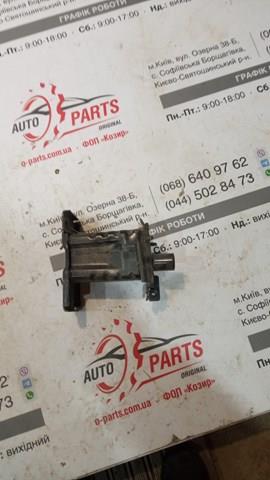 NISSAN 622114CL0A Кронштейн усилителя переднего бампера в наличии Житомир