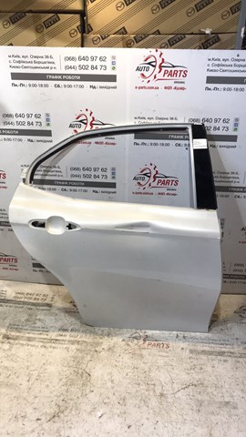Дверь задняя, правая 6700333280 TOYOTA