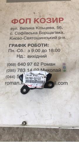 Дверной шарнир задний левый 6876020122 TOYOTA