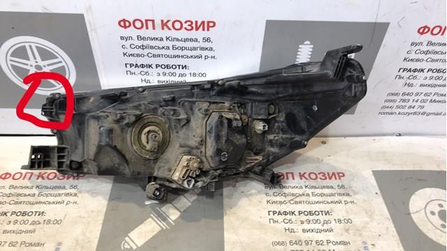 TOYOTA 811100K732 Правая фара в наличии Ровно