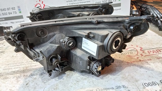 TOYOTA 8113042650 Правая фара в наличии Одесса