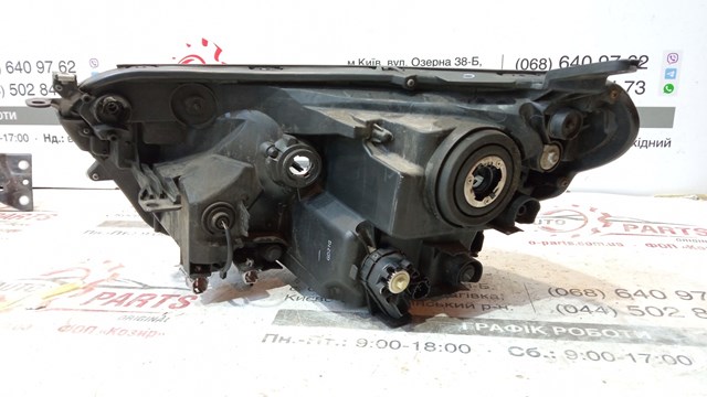 TOYOTA 8113042650 Фара правая в наличии Павлоград