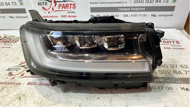 Фара передняя правая 8114560Q50 TOYOTA