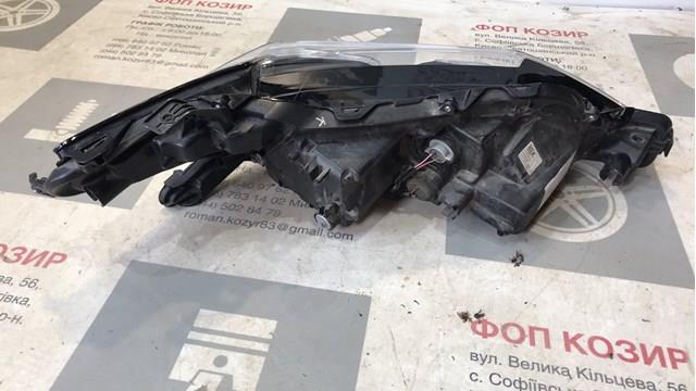 TOYOTA 8118533C70 Левая фара в наличии Львов
