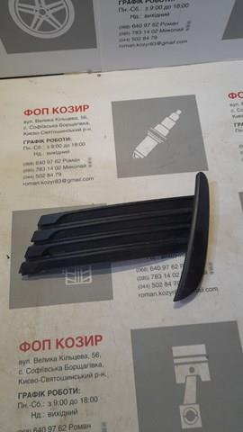Заглушка ПТФ бампера переднего правая 8148102610 TOYOTA