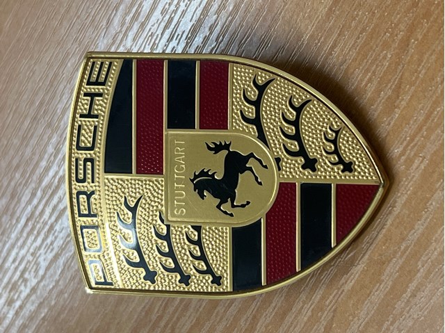 Фирменный значек капота 99155921100 PORSCHE