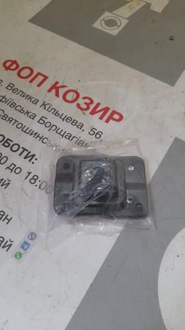 KB8A50151 MAZDA Кронштейн решетки радиатора купить в Павлоград