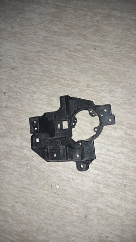 Крепление противотуманки, левой KB8B51694 MAZDA