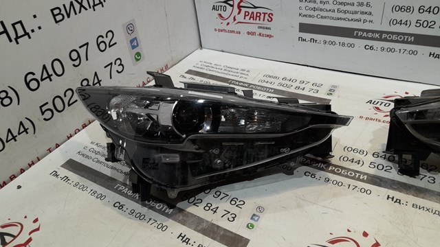 MAZDA KB8M51031D Правая фара в наличии Ровно