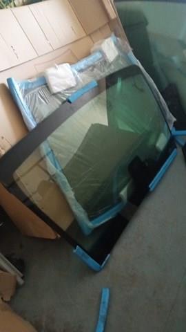 KD8D63900C9D Стекло лобовое  купить Киев