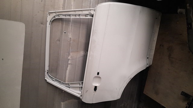 Дверь задняя, правая LR044228 LAND ROVER