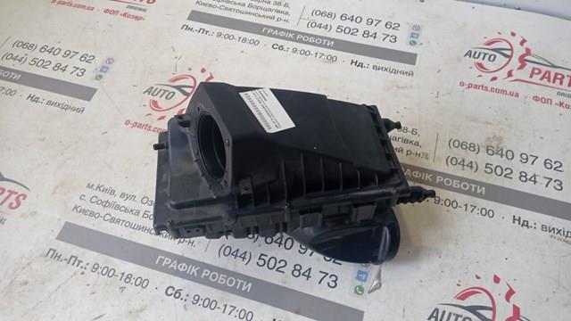Корпус воздушного фильтра, левый LR095546 LAND ROVER