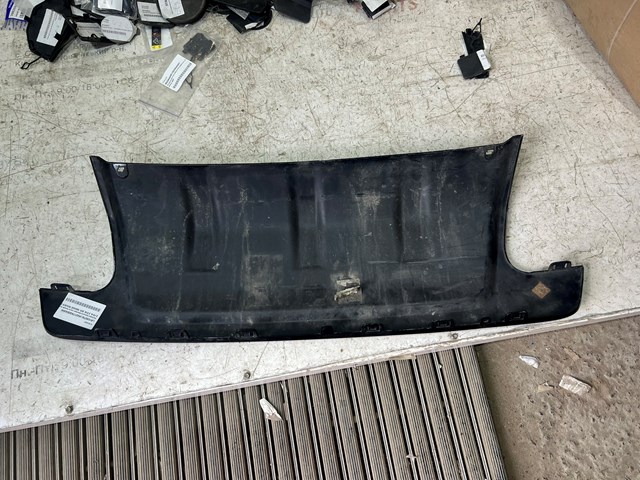 LR105079 LAND ROVER Накладка бампера заднего центральная купить в Полтава