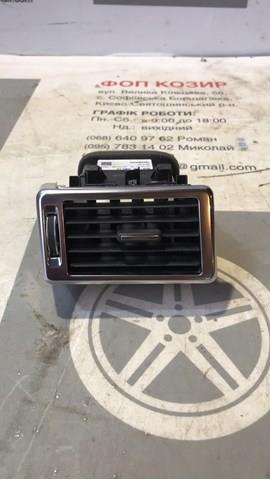 Решетка воздуховода левая LR110280 LAND ROVER