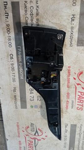 Левый стоп LR136857 LAND ROVER