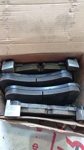 Колодки передние LR157174 LAND ROVER