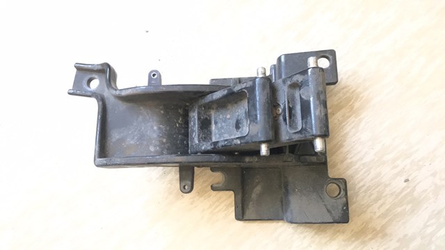 LAND ROVER VPLGP0139 Кронштейн наружной накладки порога правой в наличии Николаев
