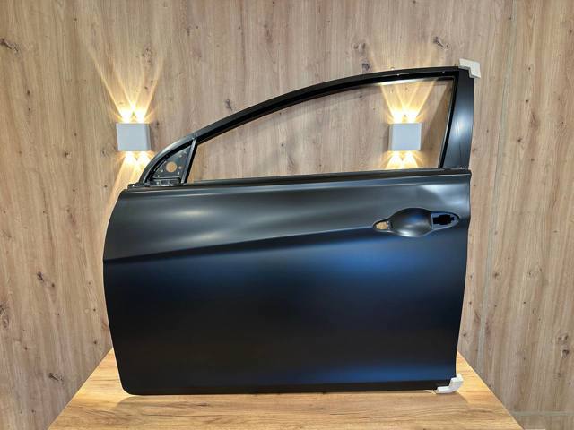 Водительская дверь 760033S000 MARKET (OEM)