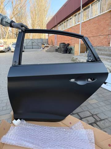 Задняя левая дверь 77003C1000 MARKET (OEM)