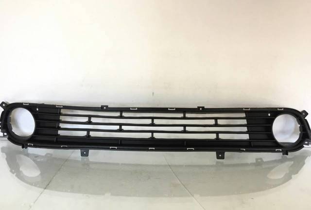 Решетка бампера переднего нижняя 86560D4000 MARKET (OEM)