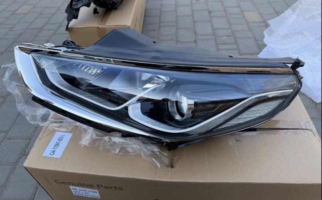 Фара основная левая 92101C2500 MARKET (OEM)