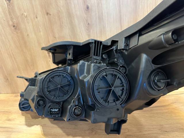 92102C1000 HYUNDAI Фара правая купить в Украина