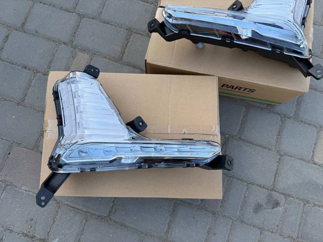 Левая противотуманная фара 92207C1700 MARKET (OEM)