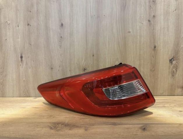Фонарь задний 92401C1150 HYUNDAI