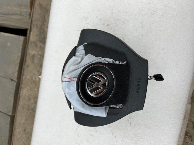 Airbag в мультируль 1T0880201AA81U VAG