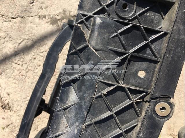 VAG 3D0805588D Рамка радиатора в наличии Львов
