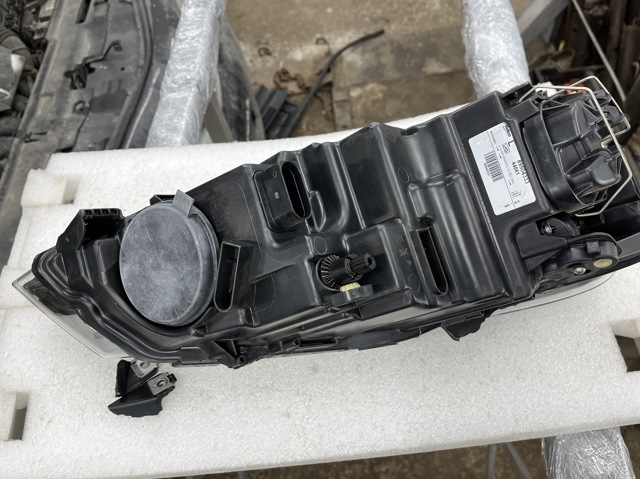 VALEO 44081 Фара левая в наличии Тернополь