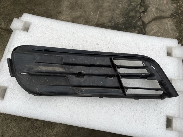 51117331733 BMW Решетка бампера переднего левая купить в Черкассы