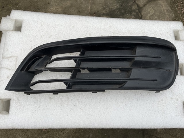 51117331733 BMW Решетка бампера переднего левая купить в Львов