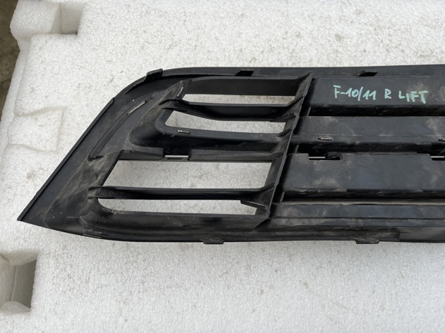BMW 51117331734 Решетка бампера переднего правая в наличии Харьков