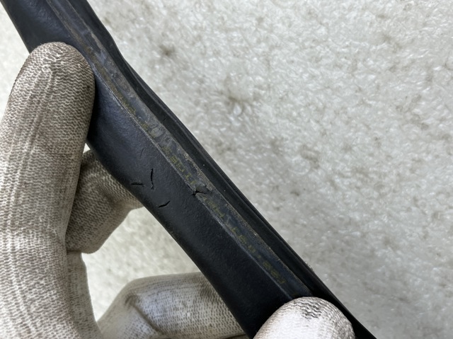 51767419379 BMW Уплотнитель капота купить в Сумы