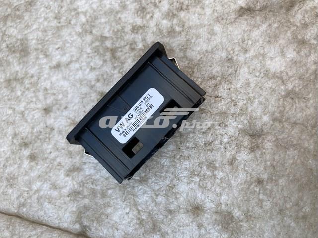 VAG 5G0035222E USB-разветвитель в наличии Украина