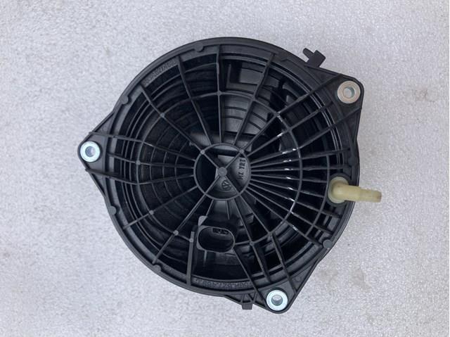 5GM827469C Кнопка привода замка багажника купить Николаев