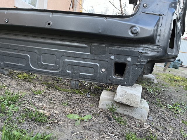 5N0813301 Панель багажного отсека задняя купить Ровно