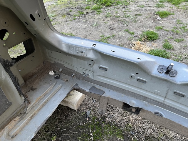 5N0813301 Панель багажного отсека задняя купить Ужгород