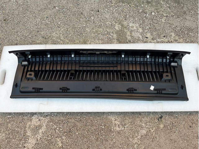 VAG 5N0863459B82V Облицовка задней панели багажника в наличии Винница