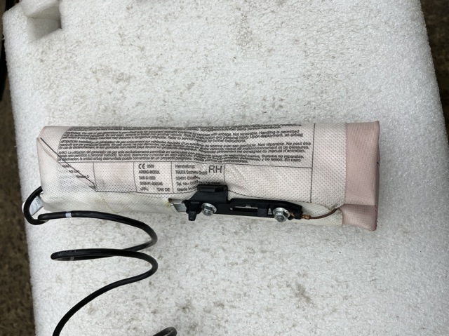 5N0880242J Подушка безопасности (AIRBAG) спинки сиденья правого купить Киев