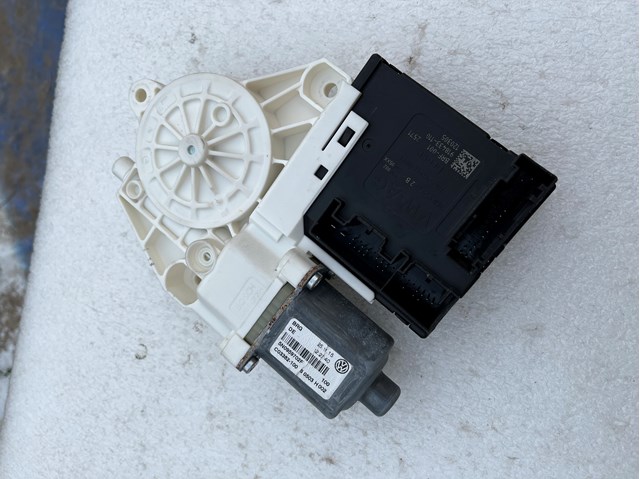 VAG 5N0959702F в наличии Полтава