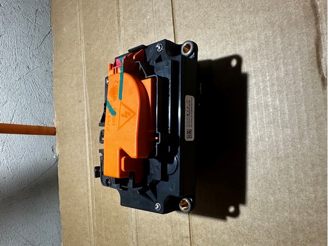 TESLA 102604100M Порт зарядки в наличии Николаев