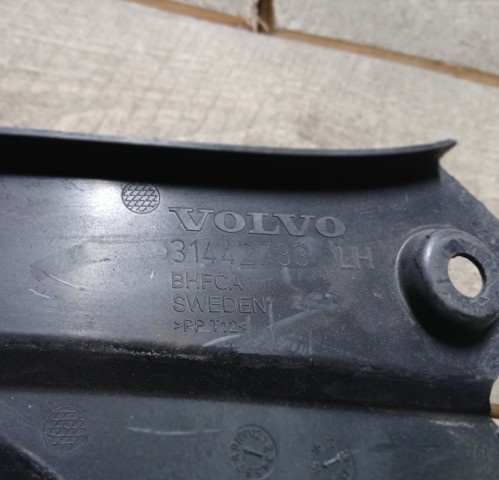 31442733 VOLVO Уплотнитель капота купить в Запорожье
