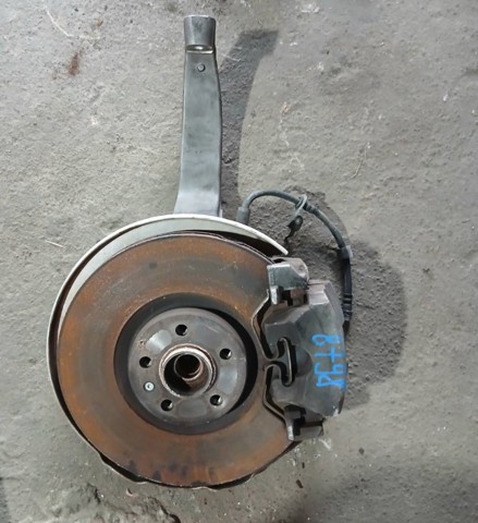 31476879 VOLVO Цапфа передняя правая купить в Винница