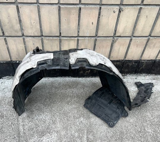 Подкрыльник переднего крыла, правый 638409HS0A NISSAN
